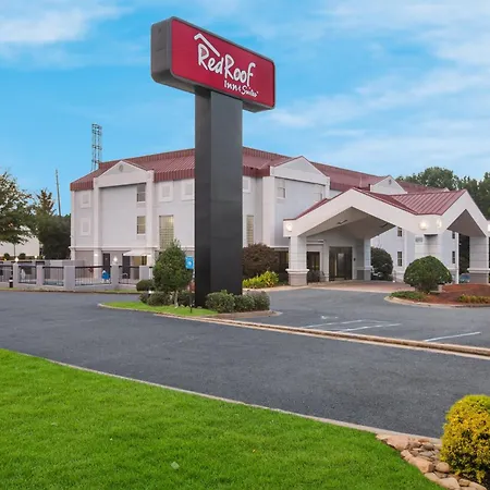 Red Roof Inn & Suites Newnan